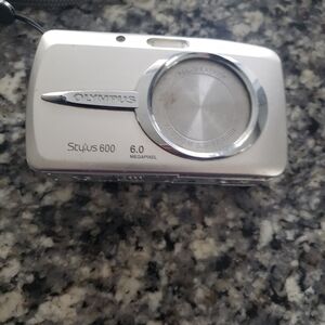 Olympus Stylus 600 Silver Camera